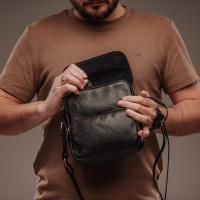 Чоловіча шкіряна сумка через плече (VS068) чорна